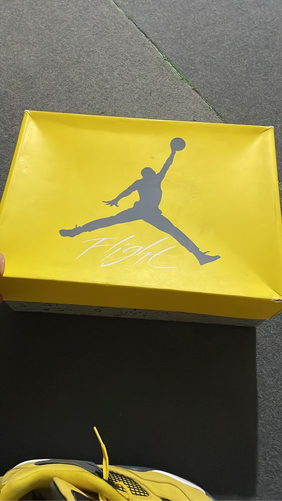 Jordan 4 Retro Lightning