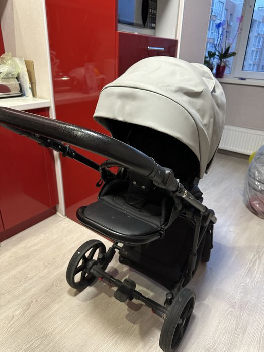 Продам дитячу коляску