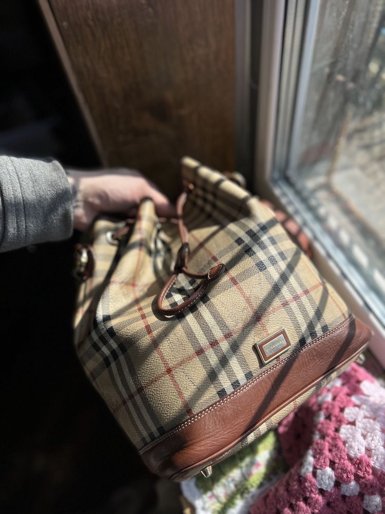 Сумка кожаная на длинном ремне Burberry оригинал номерная