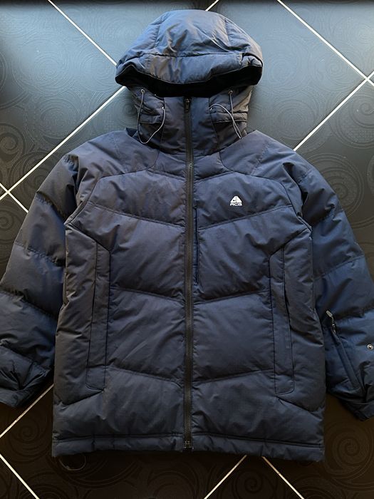 Куртку пуховик Nike ACG
