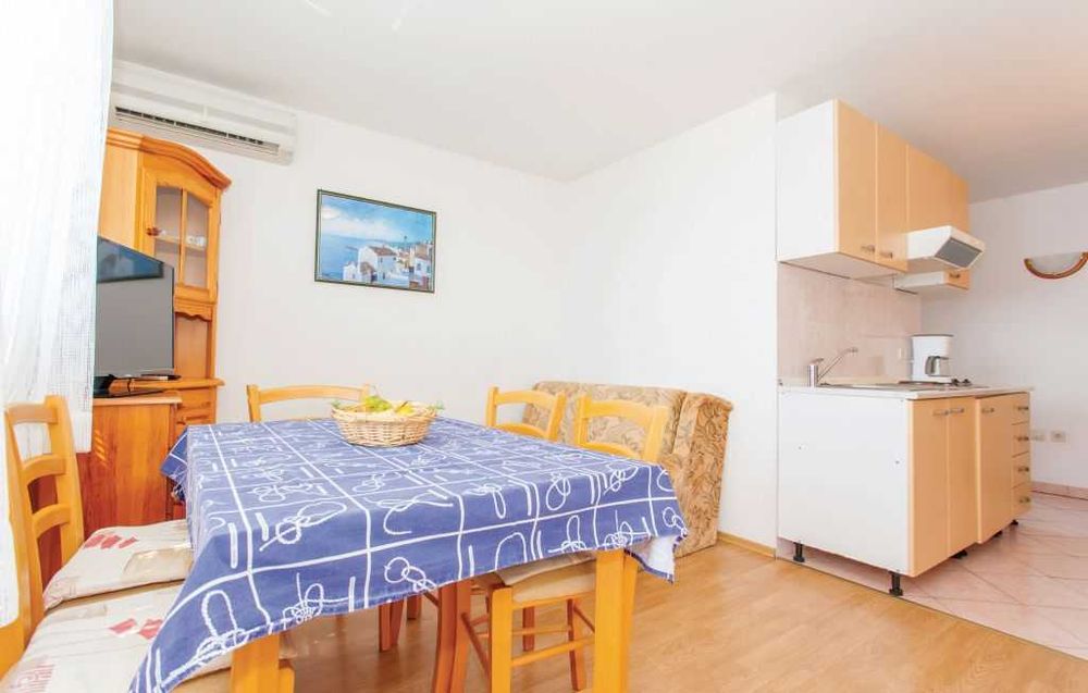 Chorwacja 2026, wyspa KRK, apartament blisko plaży dla max. 5 osób