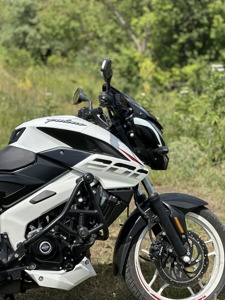 bajaj pulsar ns200