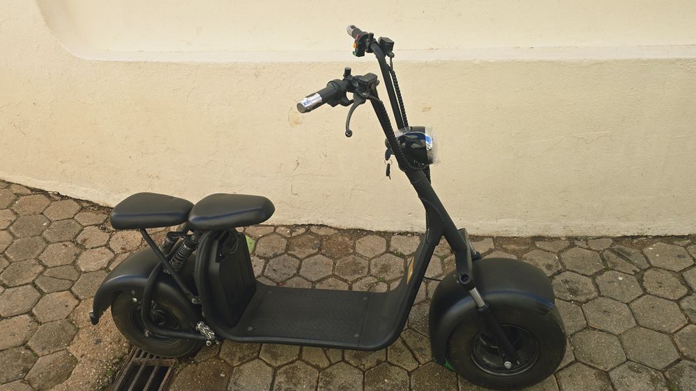 Moto elétrica, não precisa de carta de condução, com bateria removível