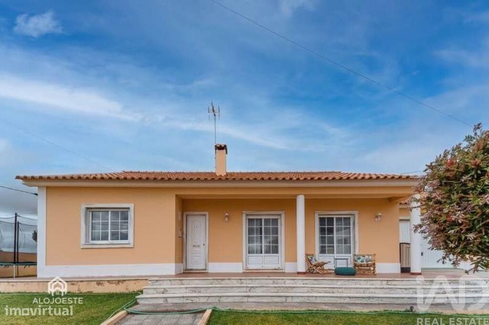 Casa / Villa T2 em Silveira de 117,00 m2