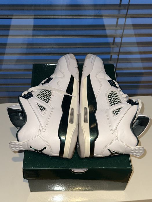 Jordan 4 odionized green