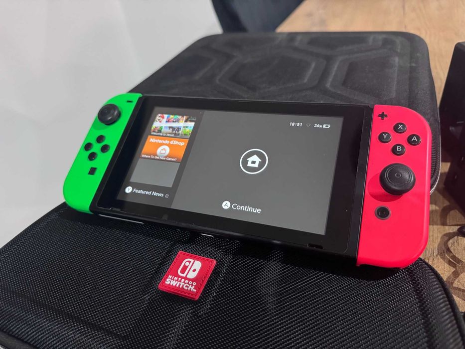 Konsola Nintendo Switch rozbudowany zestaw XXL 4x JoyCony + 4 gry