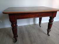 Antyczny drewniany stół