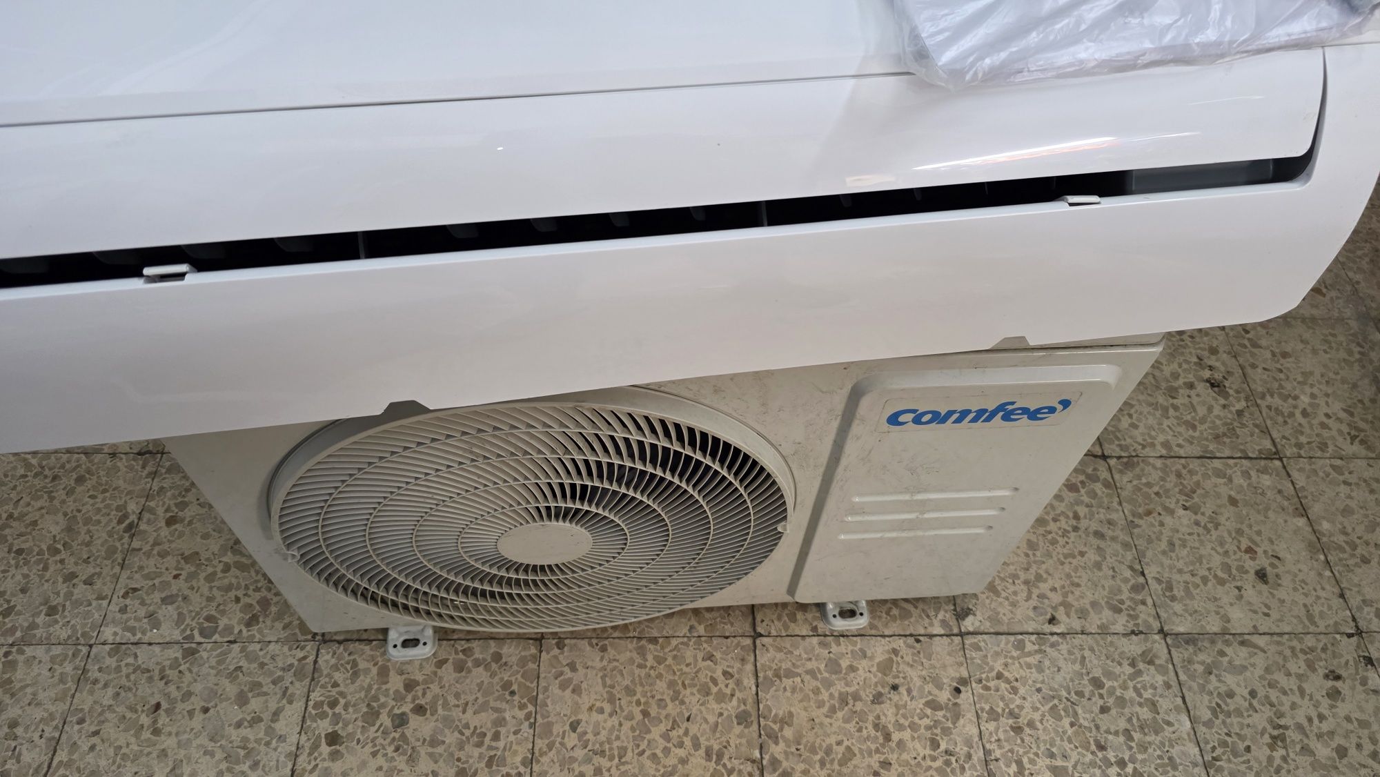 Ar Condicionado 18000 BTU A++ COMFEE MSAFCU-18HRFN8-QRD0GW