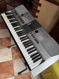 Keyboard Yamaha PSR-E413 srebny