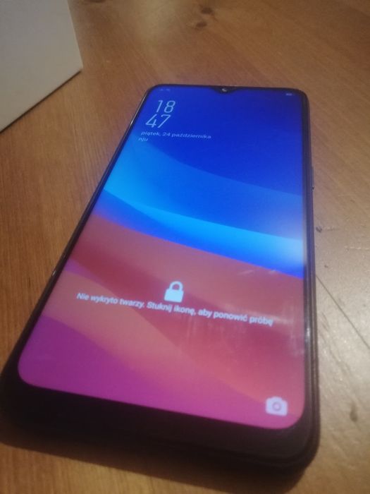 Smartfon Oppo AX7.