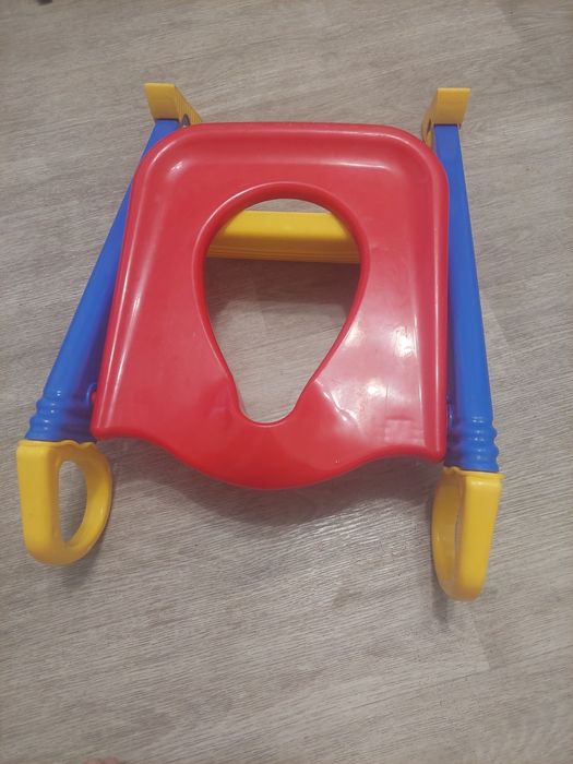 Детское сидение на унитаз.