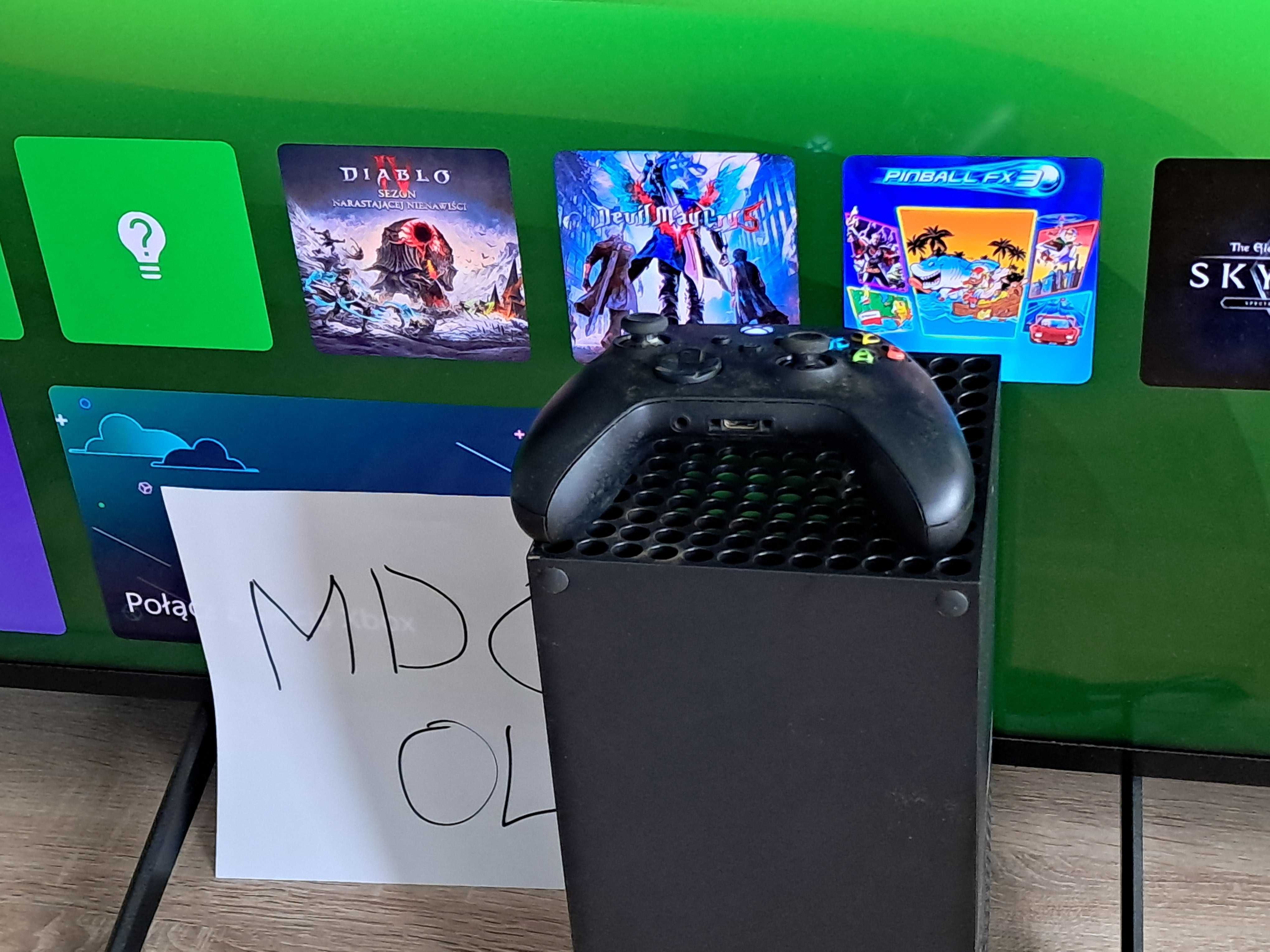 Konsola do gier Xbox Series X 1TB plus pad