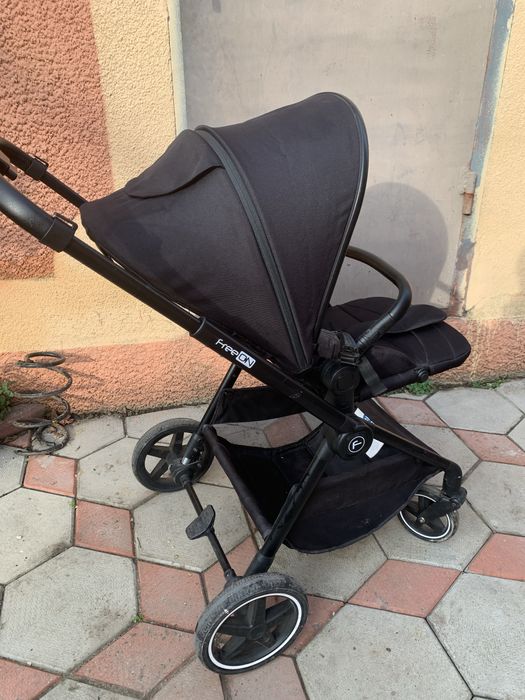 Коляска FreeON 3 в 1 , легка та компактна