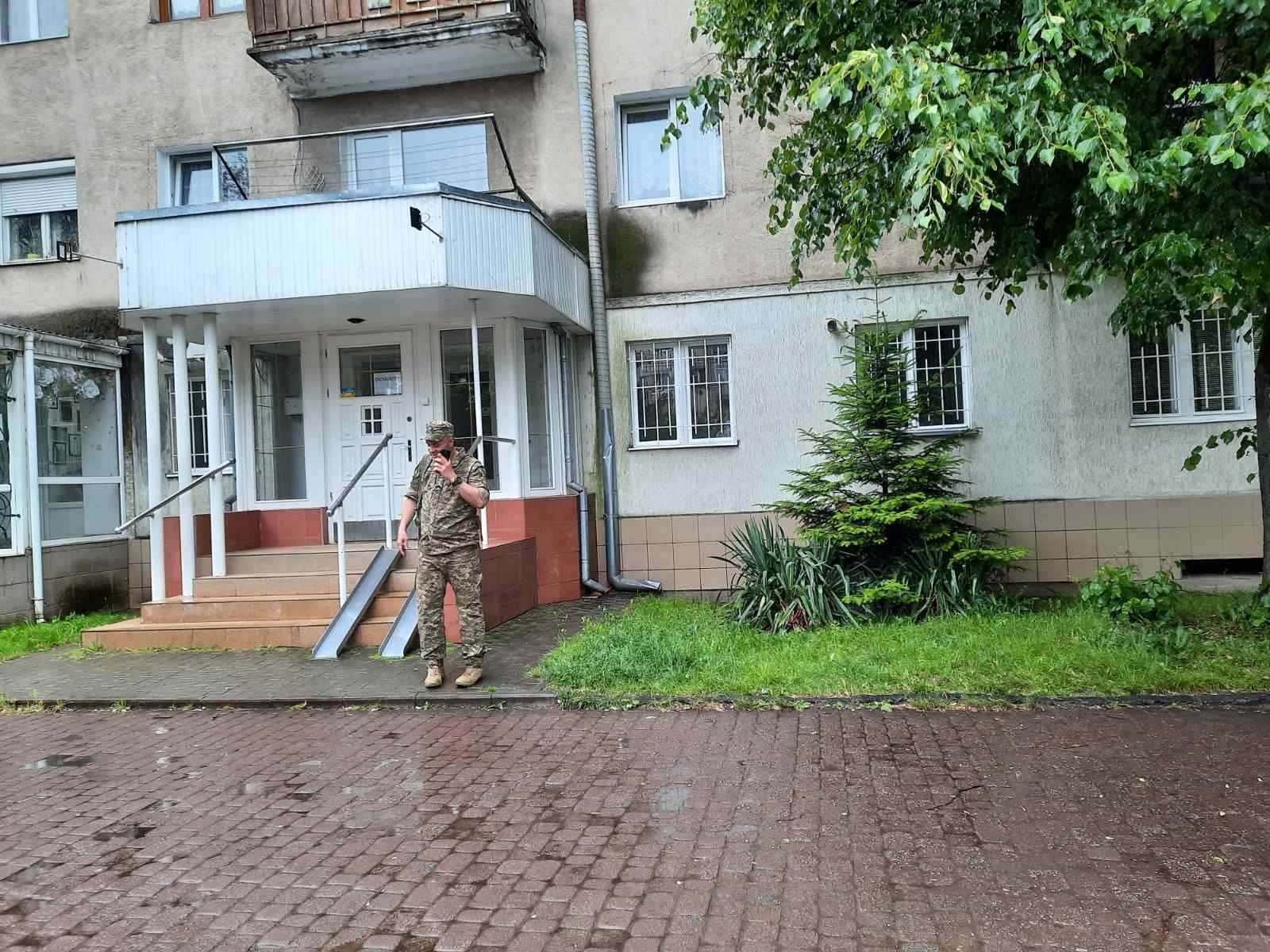 Про здачу в оренду нежитлових приміщень у місті Ужгороді