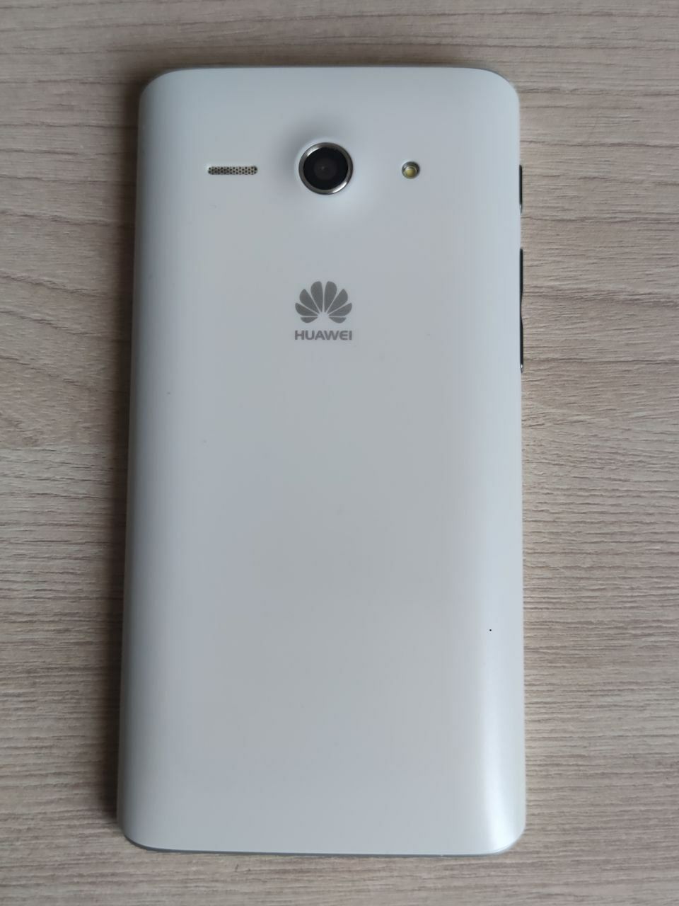 Смартфон Huawei Ascend Y530 в отличном состоянии