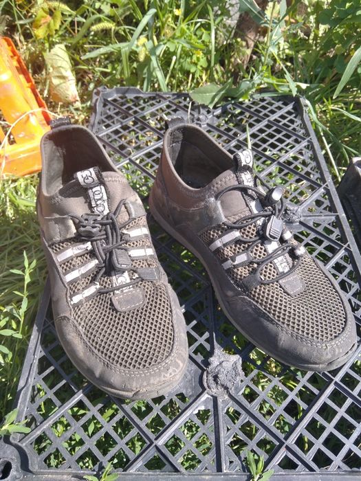 Кросівки  на фото б/у,гарний стан