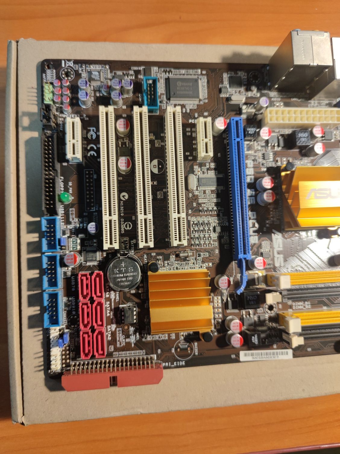 Материнская плата Asus P5Q SE Plus socket 775 ddr2 на ремонт