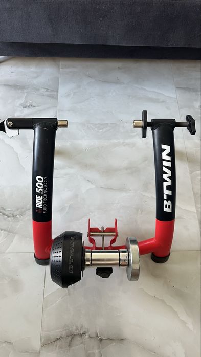 Trenażer rowerowy B’Twin In’Ride 500 Fluid Technology – płynny opór