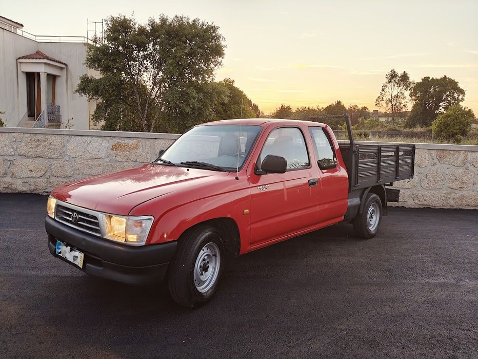 Toyota hilux x-cab pick-up 4x2