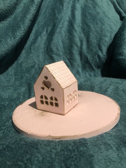 Ręcznie robiona figurka z gipsu