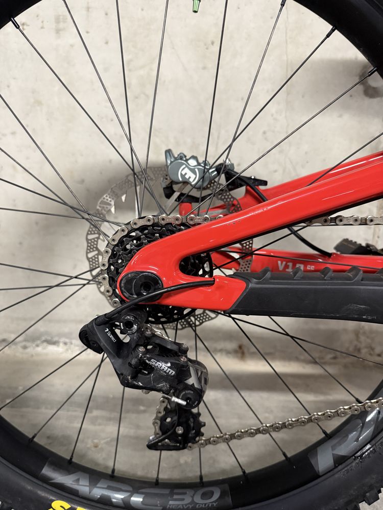 Santa Cruz V10 rozmiar M
