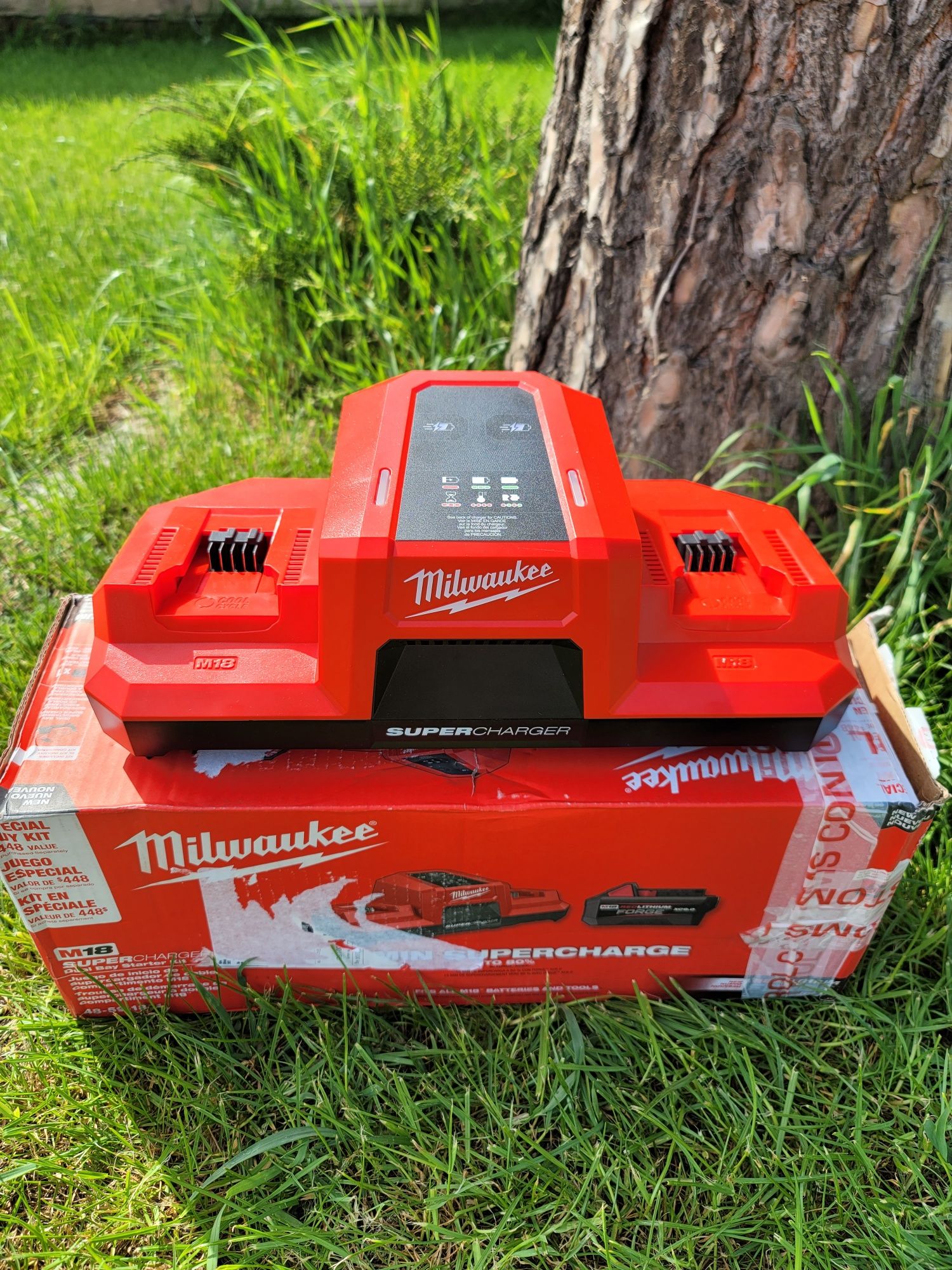 зарядное milwaukee m18 dual bay supercharger