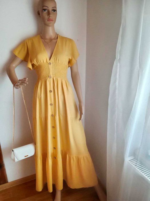 Modna efektowna sukienka