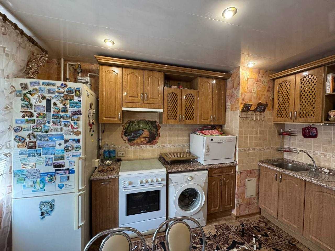 ПРОДАЖА 3-х комнатной квартиры БЕЛЯЕВА, 111 (м-н "Лазурный")