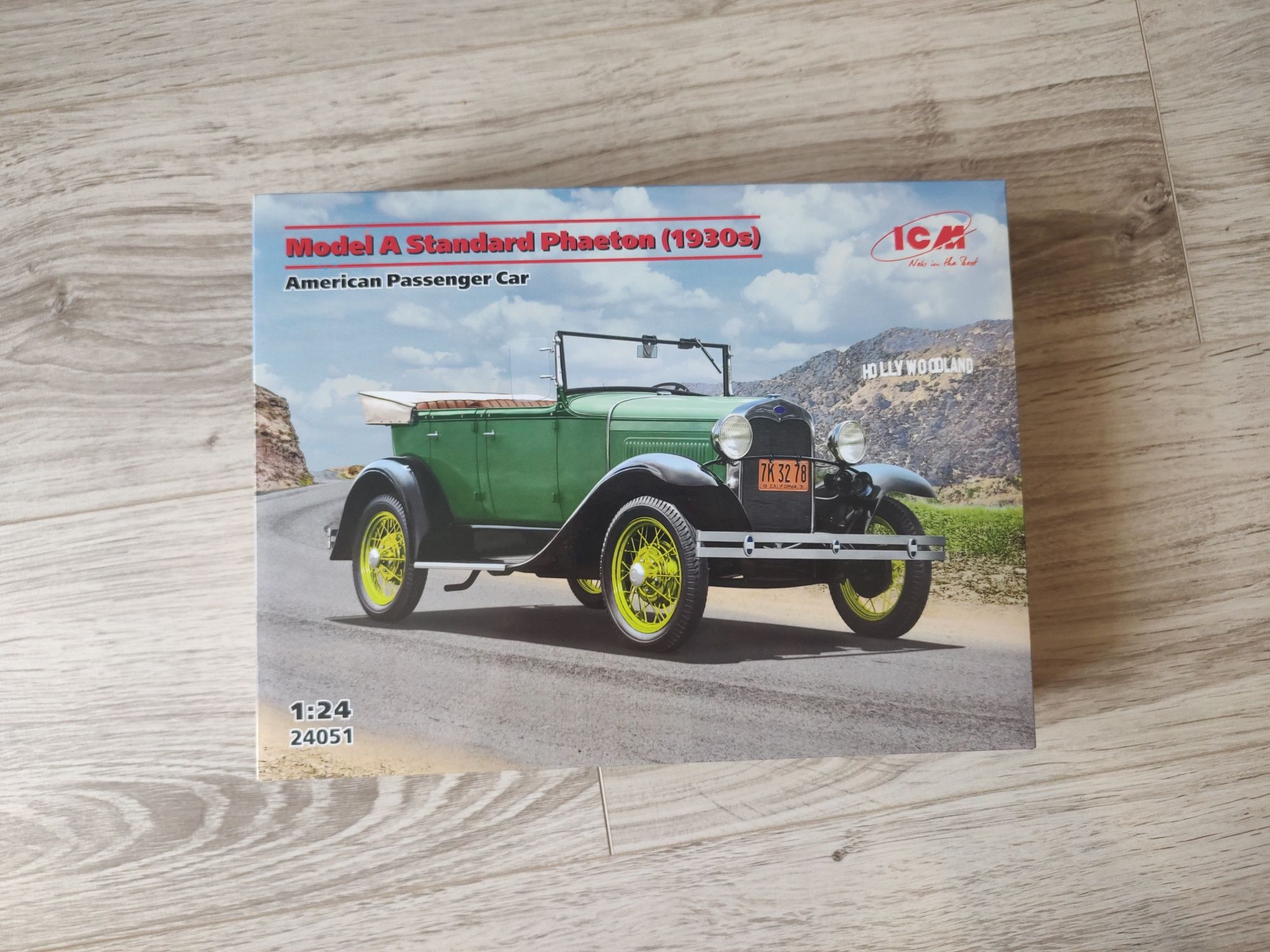 Model A Standard Phaeton (1930s) ICM 1:24. Model do sklejania