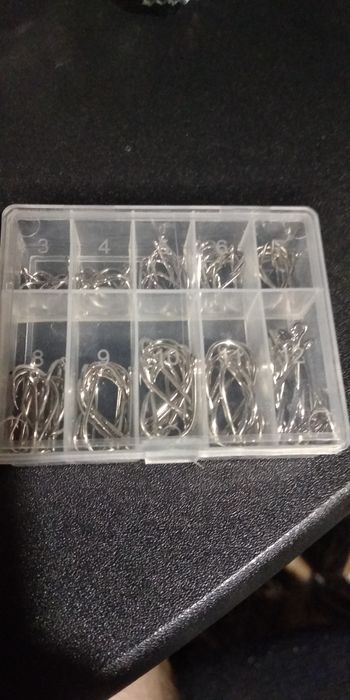 Продам набор крючків 100 штук.