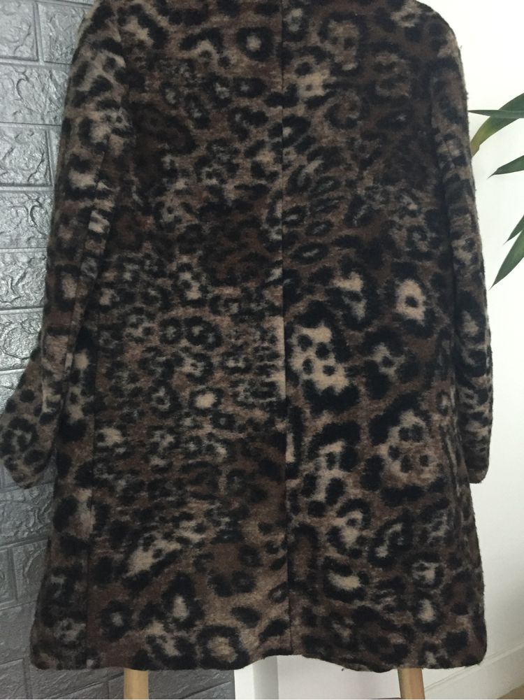 Zara casaco tigresa muito quentinho tamanho M
