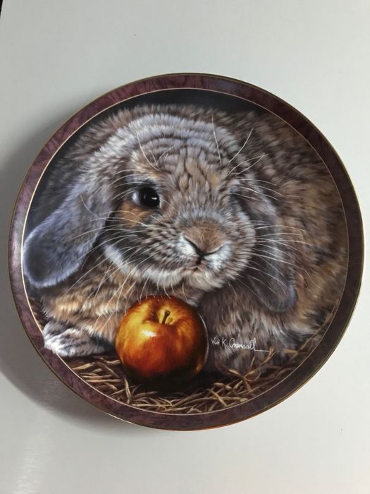 Декоративна тарілка із колекції «Розповіді про кроликів» Порцеляна США