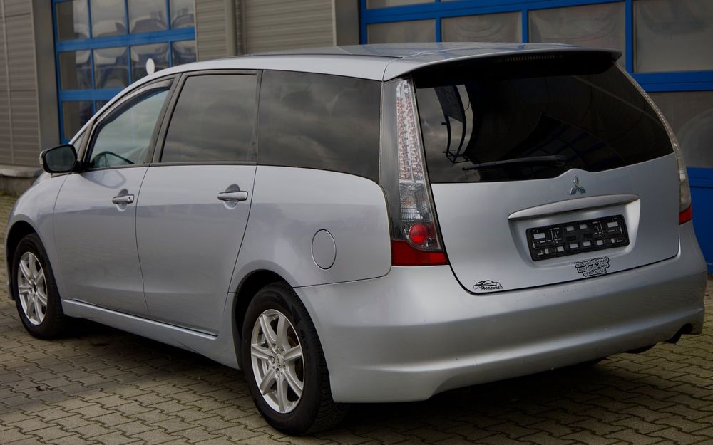 Mitsubishi Grandis Bezwypadkowy,7 osób ładny