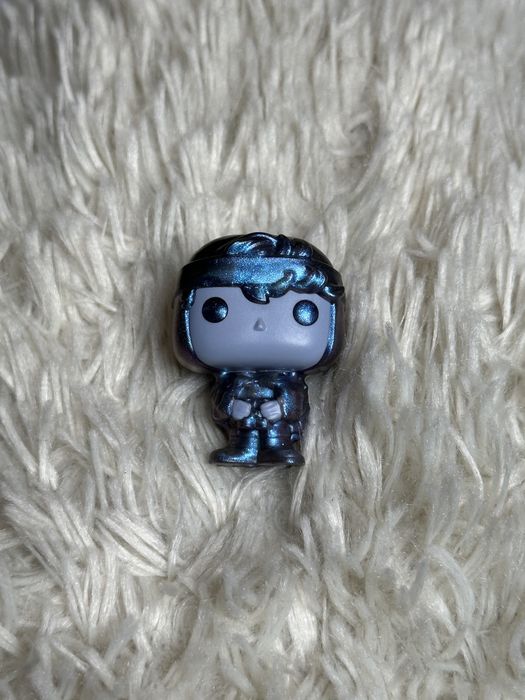 dustin - kinder joy stranger things
