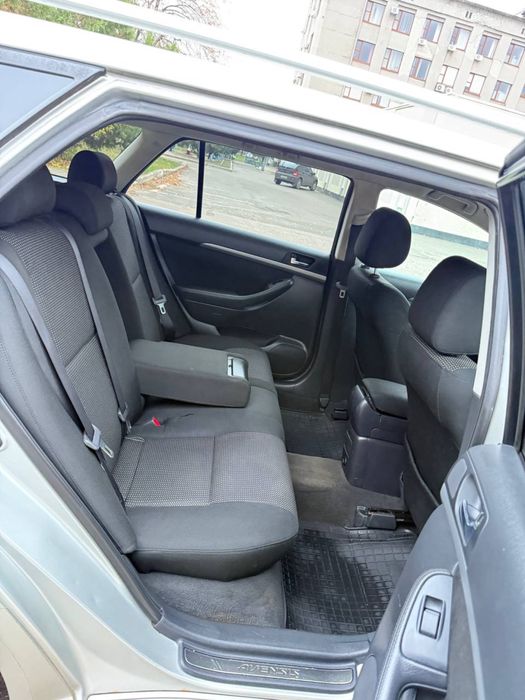 Toyota Avensis 2008р restayling 2,2d механіка 6ступка ідеальний стан