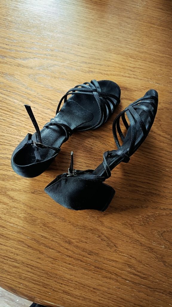 Buty do tańca towarzyskiego 36