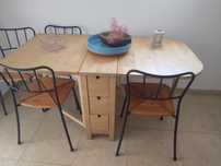 Vendo mesa de cozinha sem cadeiras