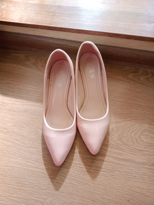 Лакові туфлі 37 розміру