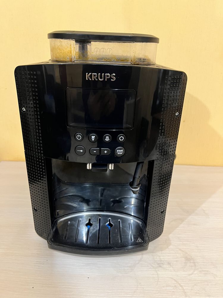 Продам кавоварку Krups EA81