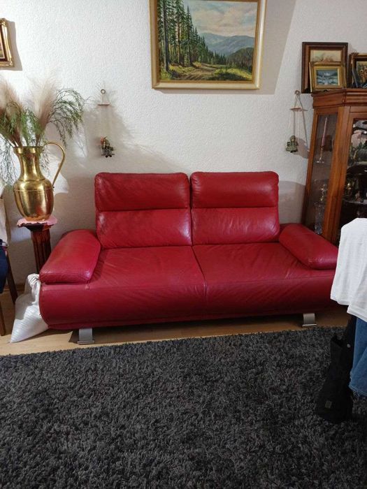 Sprzedam skórzaną sofę w bardzo dobrym stanie.