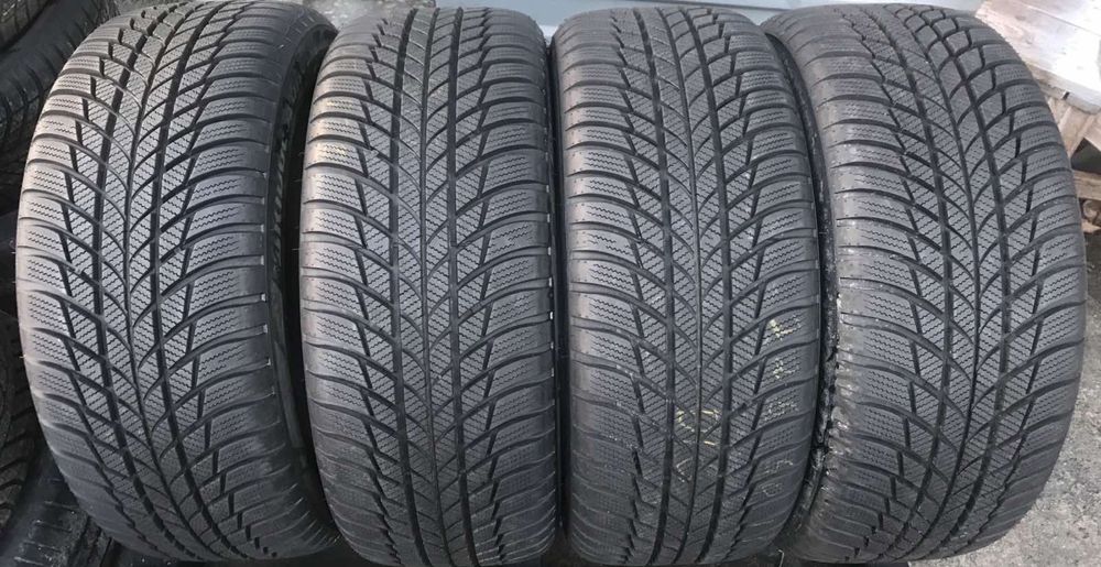 bridgestone blizzak 225/50r17 комплект резина шина зима  майже нові