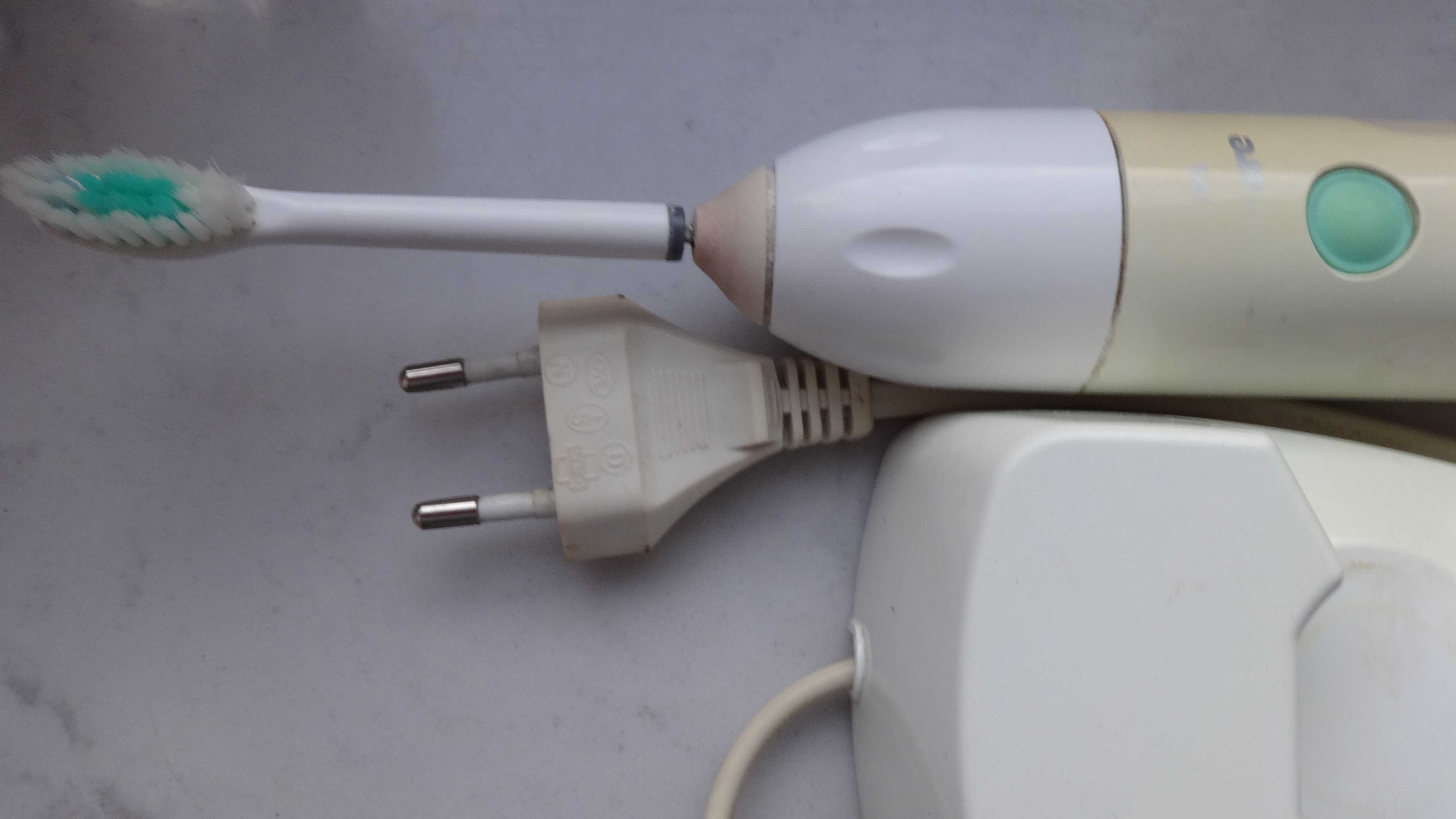 Fajna elektryczna szczoteczka Philips indukcyjna.