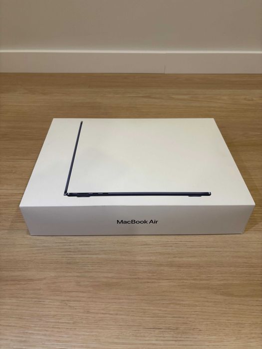MacBook Air m4 midnight 13.6 16gb ram 512ssd