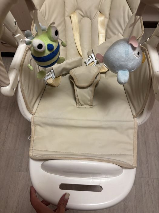 Продам крісло - гойдалку, столик для годування Mioobaby jazz 3 в 1