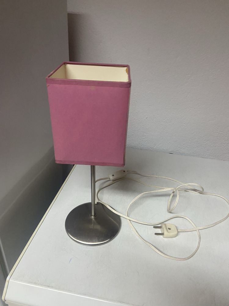 Candeeiro cor de rosa para mesa de cabeceira