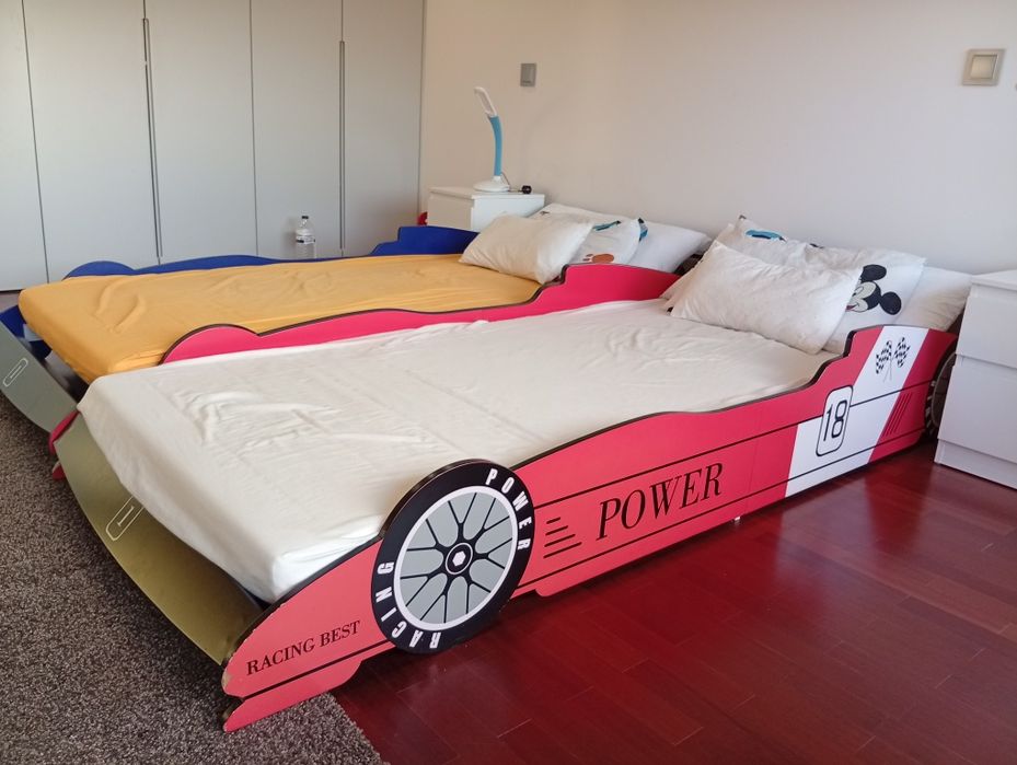 Vendo 2 camas de solteiro de criança