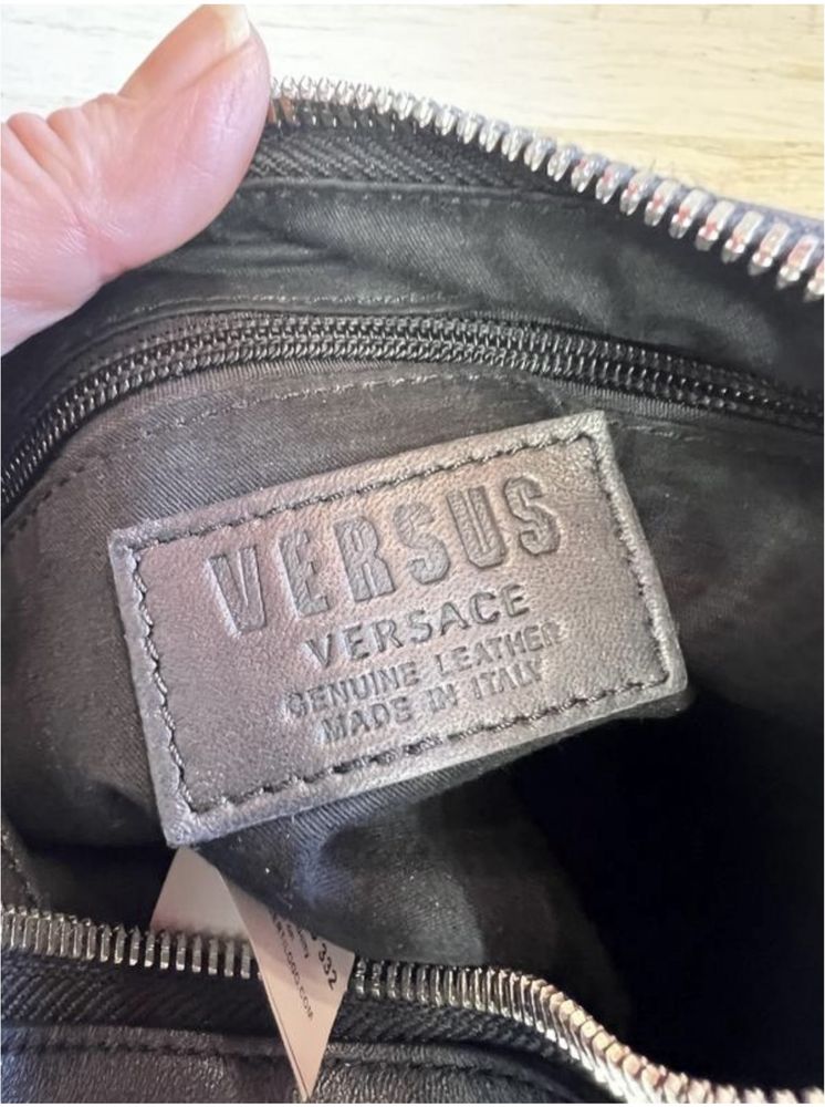 Стильна шкіряна сумка Versace