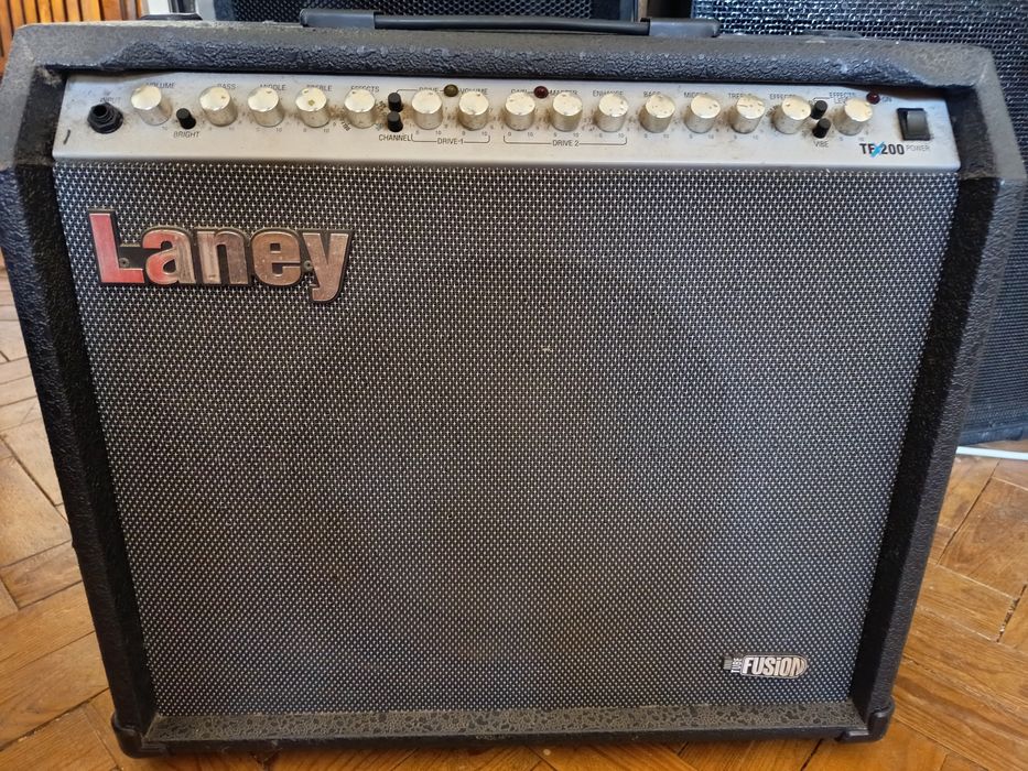 Laney TFX 200 65w RMS e efeitos