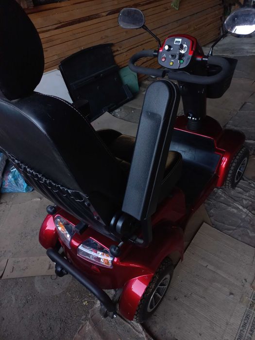 Електроскутер для людей із інвалідністю та похилого віку