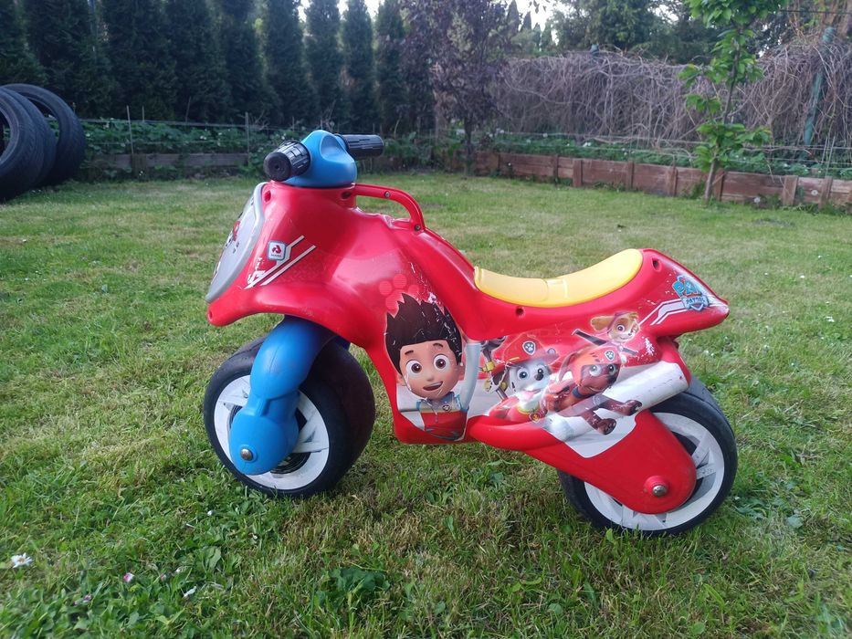 Motocykl jeździk Psi Patrol grube opony